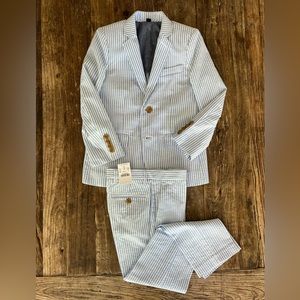 Boys J. Crew seersucker suit, size 7. NWT